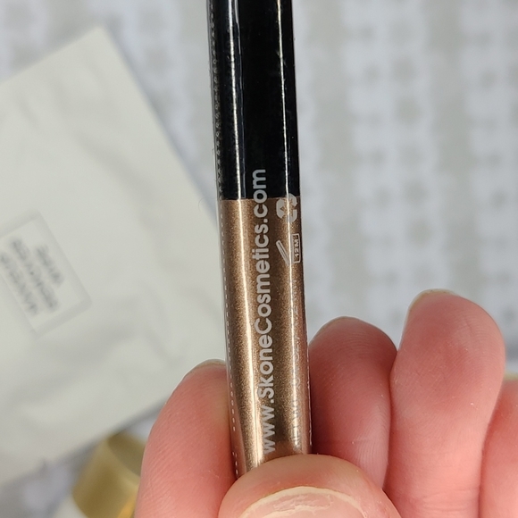 😎HP😜  Misc Bundle: shampoo, conditioner, lotion, eye liner----all unope - Picture 12 of 12